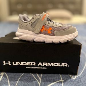 Toddler Under Armour Sneakers 7T